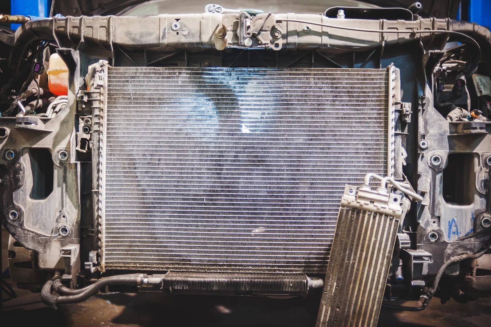 Lada vesta 2016 год радиатор кондиционера. 6 радиатор акпп. Система охлаждения додж калибр. Радиатор солярис 1. Радиатор кондиционера солярис 2018.