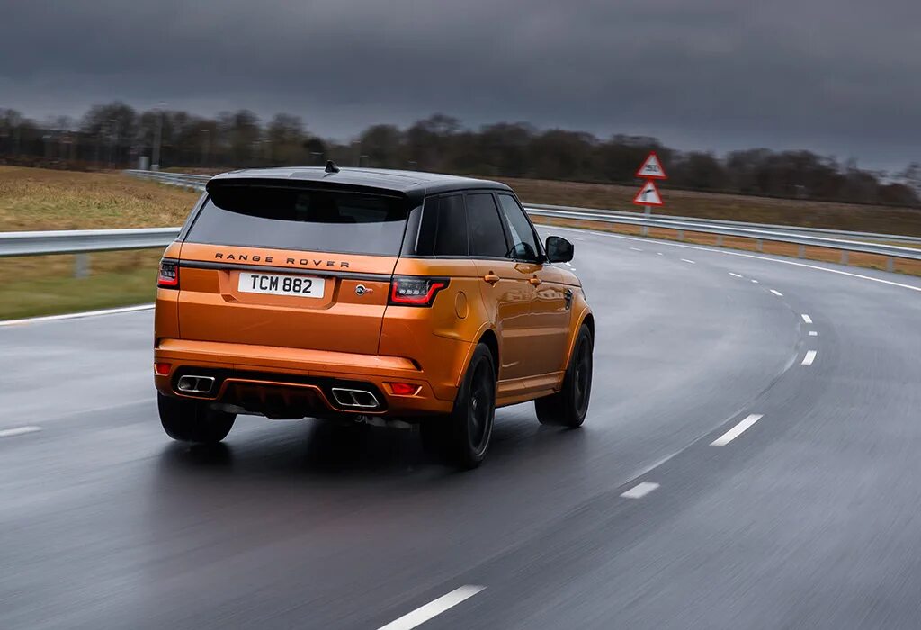 Land rover range rover sports. Land Rover range Rover SVR 2018. Range Rover Sport оранжевый.