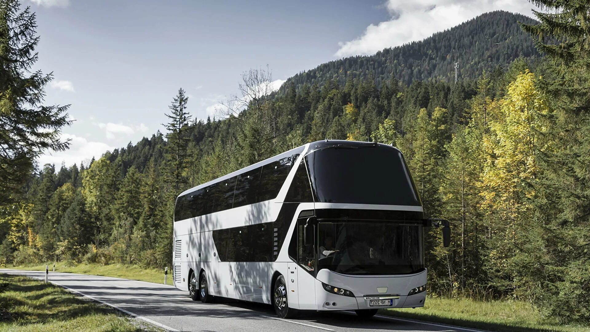 Многодневные автобусные туры. Автобус Neoplan Skyliner. Neoplan Skyliner автодом. Neoplan Skyliner 2015 года. Neoplan Neoplan.