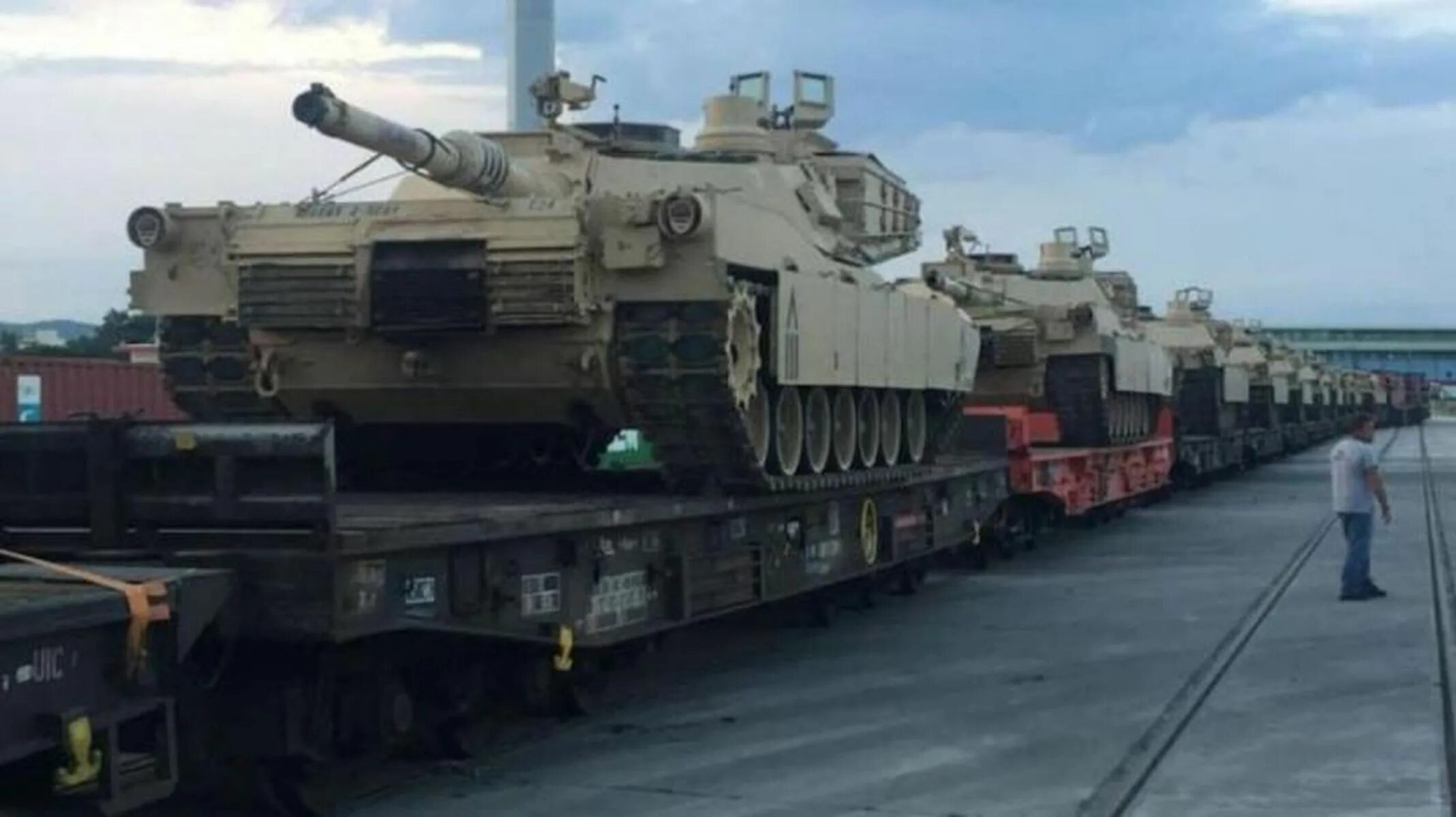 Пограничная техника сша. Эшелон америка. Бмп брэдли. Танковые войска сша. Эшелон программа.