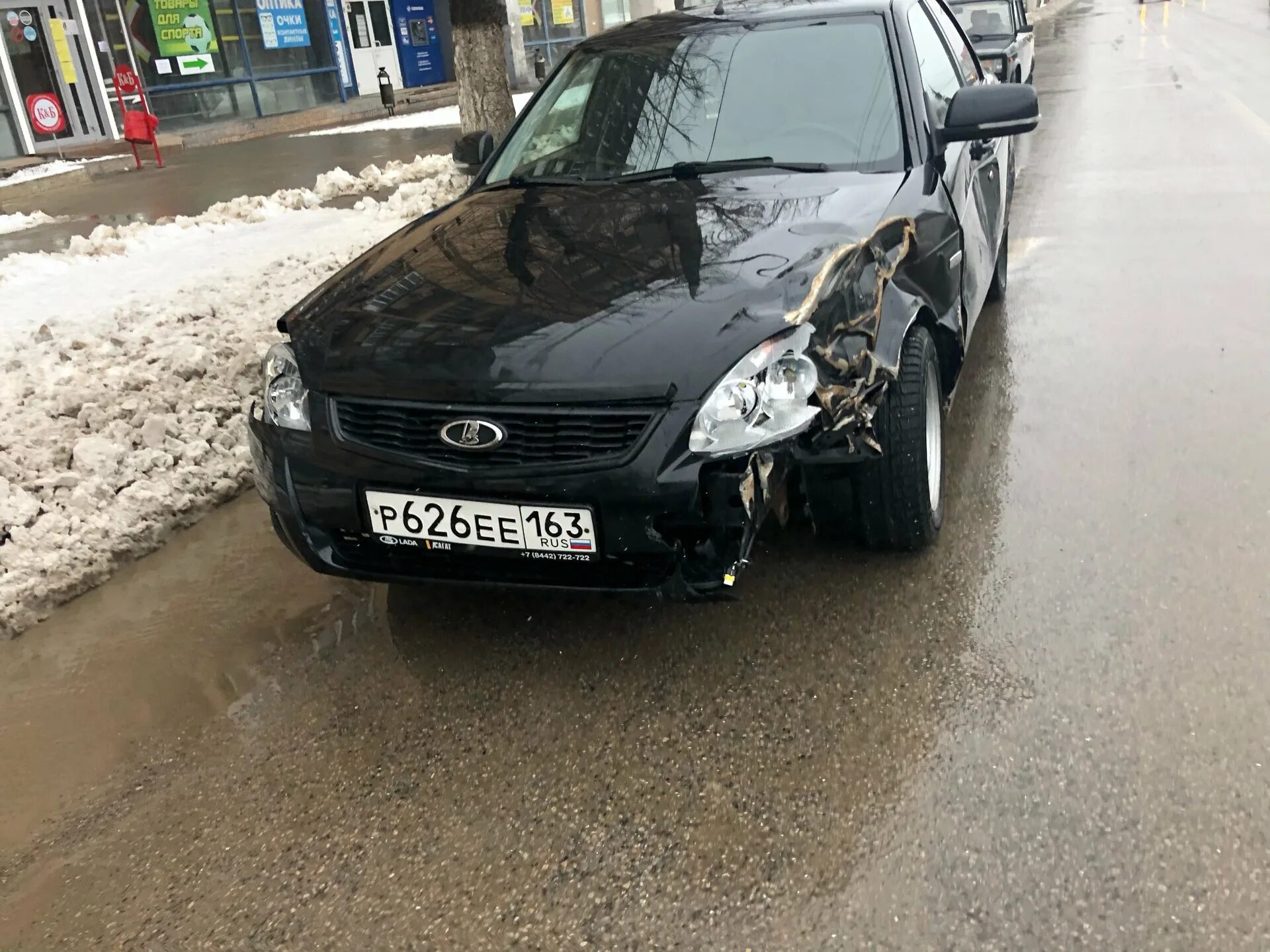 Битая белая приора седан. Приора хэтчбек кварц битый. Приора кварц битая. Лада приора сломанная. Приора 2 битая.