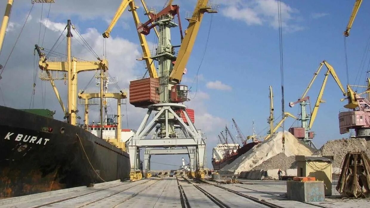 феодосийские предприниматели. морской порт феодосия. феодосия порт новости сегодня. грузовой порт феодосия. экскурсия по судну херсонес.