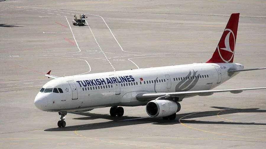 Turkish airlines в пулково. Пулково фото turkish. Boeing 737 turkish airlines. Самолет туркиш эйрлайнс. Самолет турецких авиалиний москва анталья.