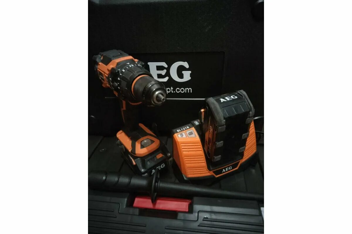 Шуруповерт aeg aeg bsb18bl. Aeg bsb18bl-0. aeg bsb18bl с металлическим патроном. aeg безщеточные шуруповерты. aeg bhbs18-75bl-0 обзоры.