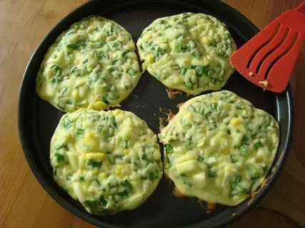 Лепешка с яйцами и зеленым луком