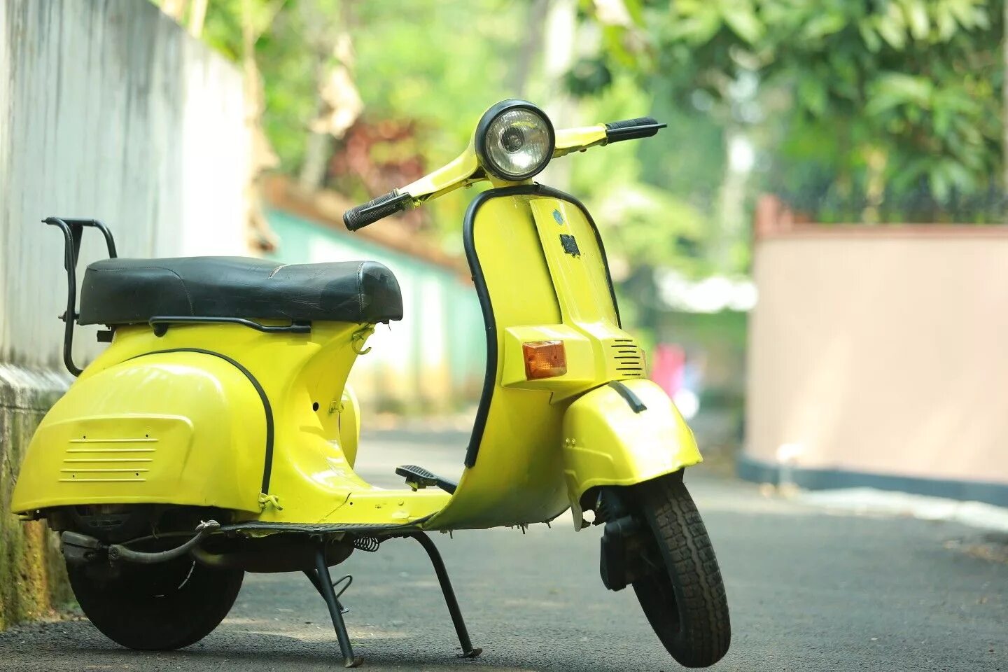 Электромопед elbike dacha 400w. Скутер фуруши душанбе. E-samokat 800w двигатель. Сомон тч электроскутер. Сомон тч электроскутер.