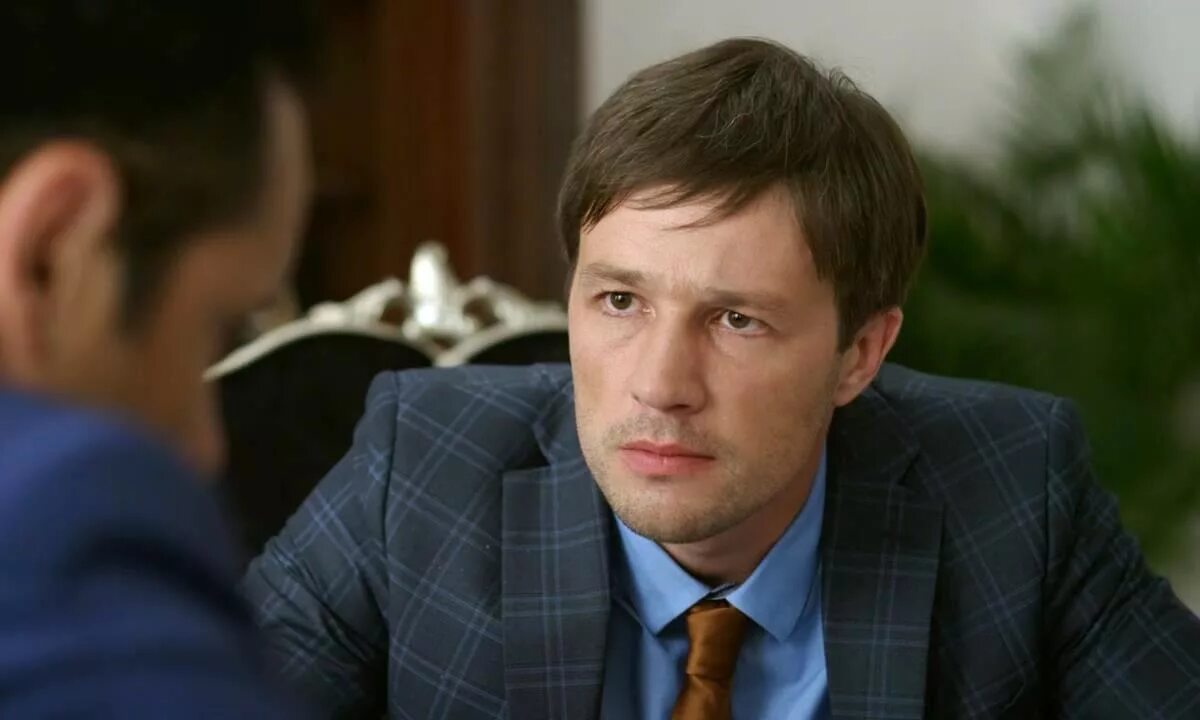 Дмитрий ратомский 2022. Дмитрий щербина. Дмитрий пчела 2022. Дмитрий пчела антон карагод. Ратомский дмитрий актер.