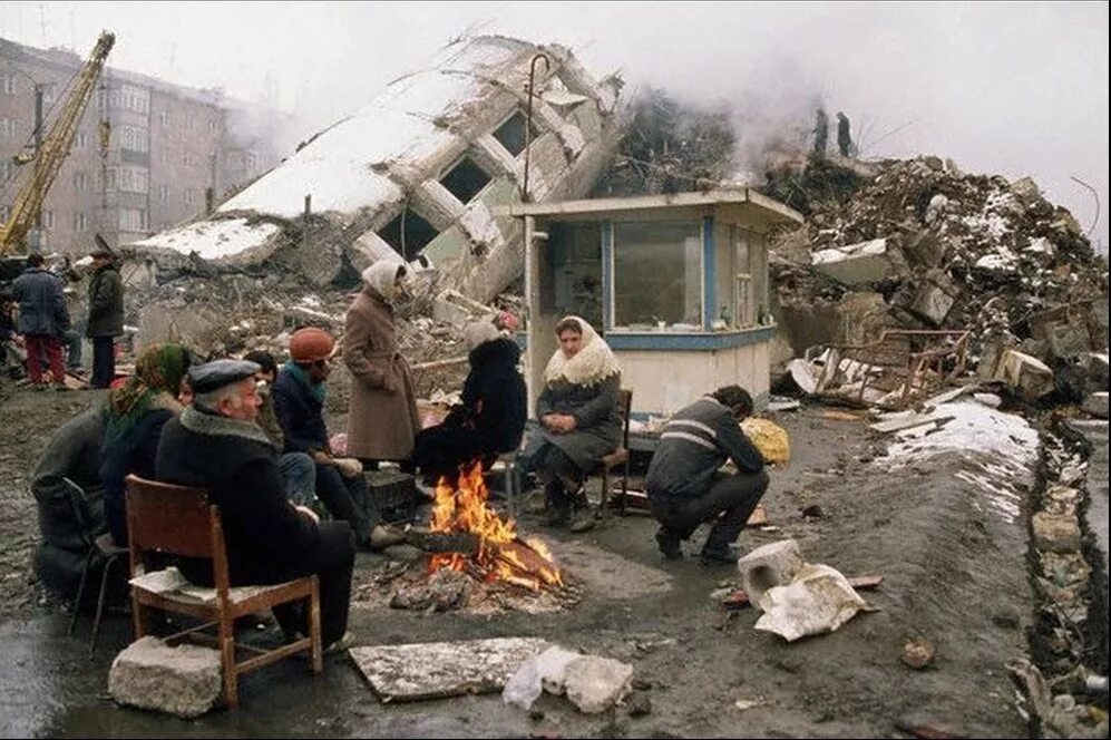Землетрясение в армении сколько. Спитакское землетрясение в Армении 1988. Землетрясение в Армении 1988 Ленинакан.
