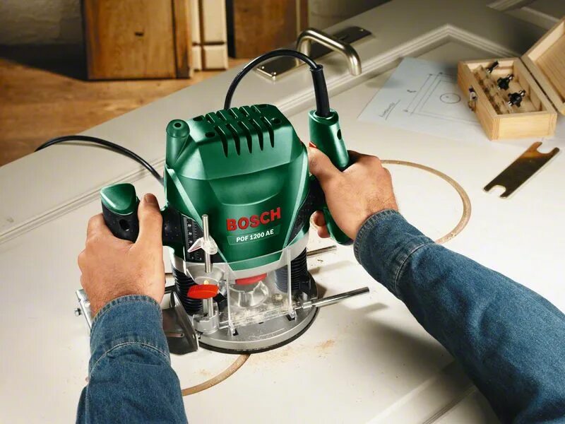 Фрезеры по дереву ручные размеры подошвы. Ahv-1100 станок. Фрезер bosch pof 1200ae 1200вт. Вертикальный фрезер макита рп1110с цена. Belmash osbs-100/115 переделка стода.