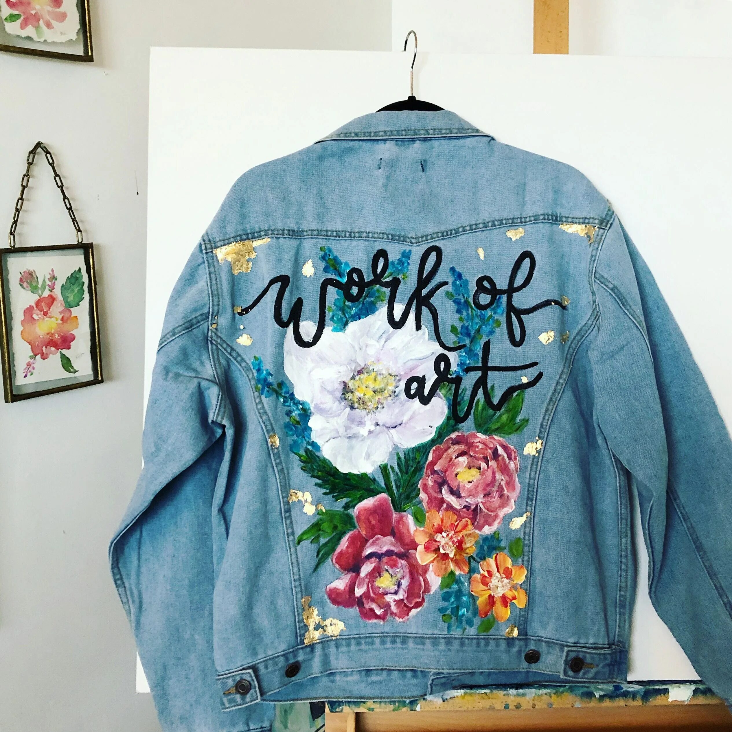 Принты для джинсовой куртки. Расписные джинсовки. Принты для джинсовой куртки. Принт на джинсовую куртку. Джинсовки с принтом женские.