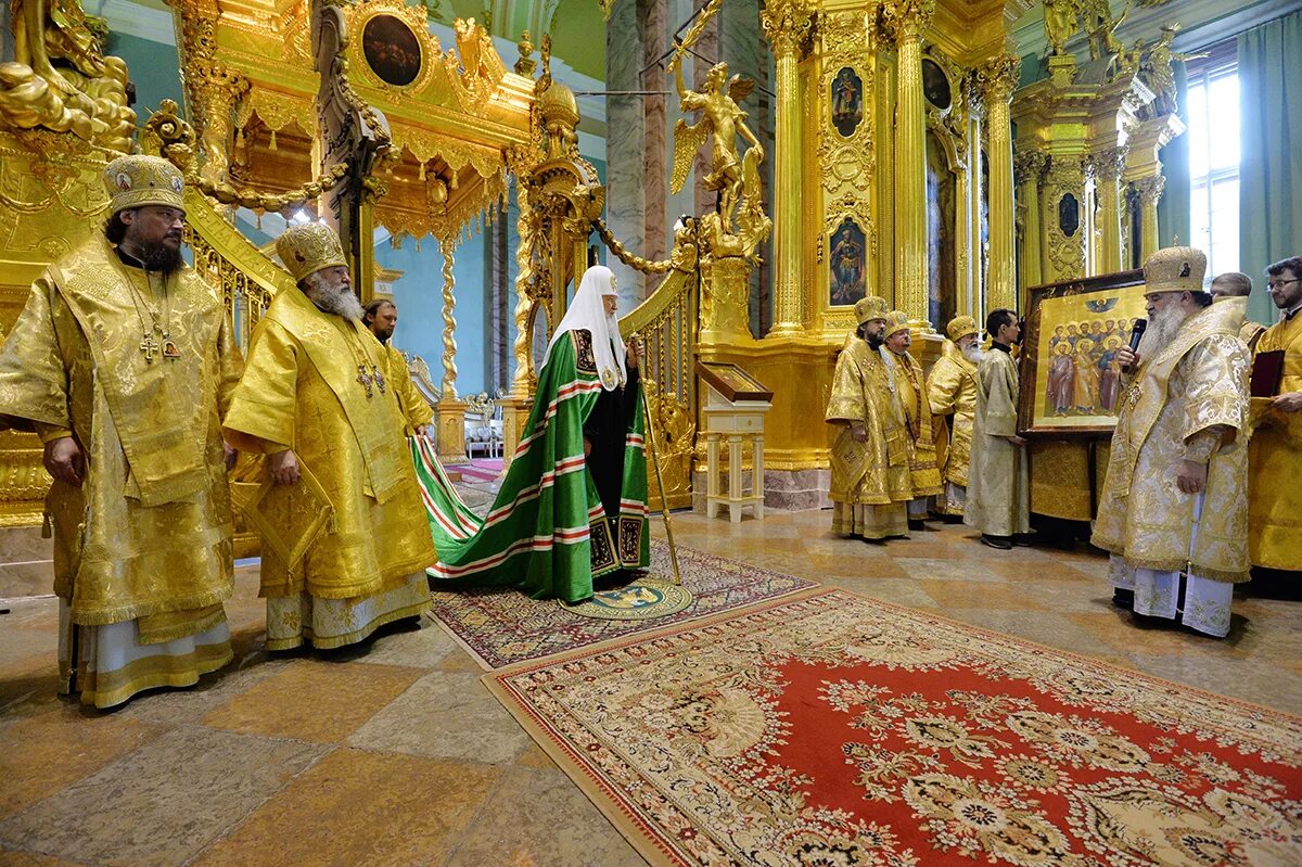 2022 год митрополит санкт петербургский иосиф. Петропавловский собор богослужение. Литургия в петропавловском соборе петербурга. Петропавловский собор богослужение. Петропавловском соборе в санкт-петербурга богослужение служба.