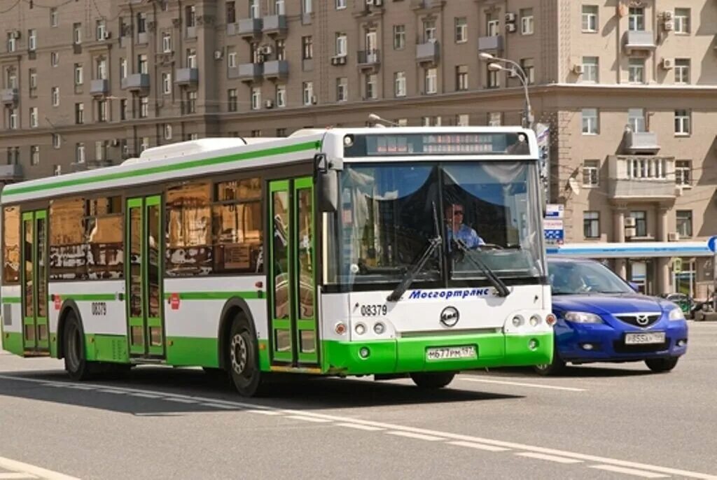 Городской автобусный транспорт. Городской автобус. Автобус Москва. Общественный транспор. Автобусы России.