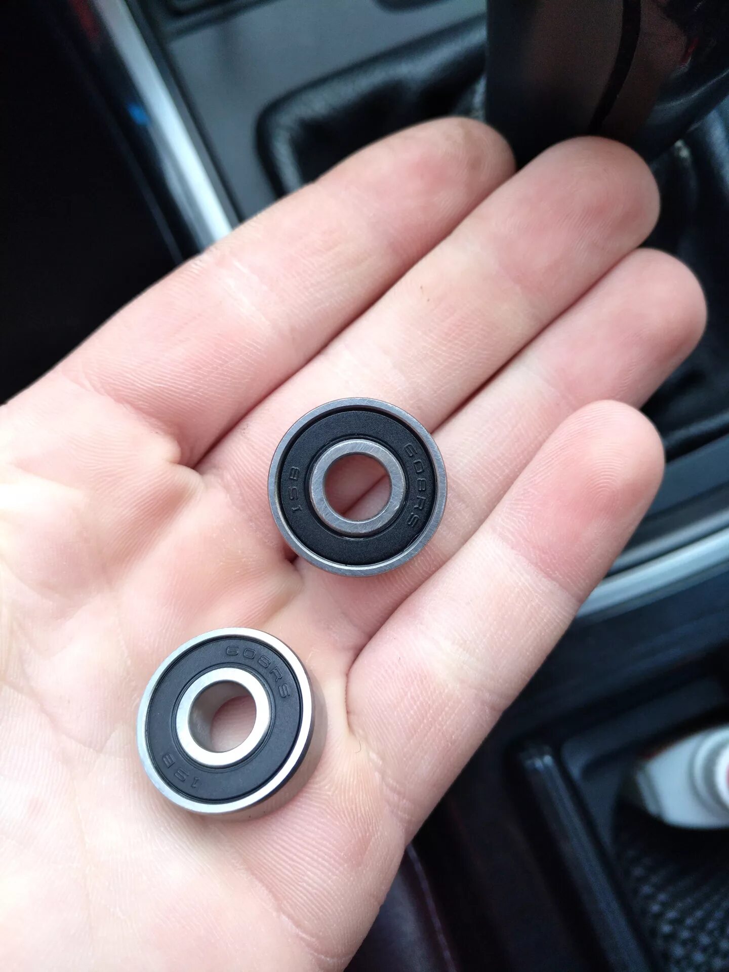 Подшипник печки. Подшипник печки. Втулка отопителя ваз 2101. Подшипник мотора отопителя шевроле кобальт. Тойота хайлендер 2011 подшипники на мотор отопителя.