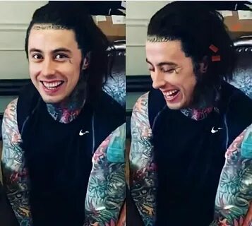 Saraya falling in reverse