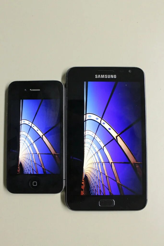 Super ips. IPS или super Amoled. IPS LCD vs super Amoled. IPS vs OLED экран. Дисплей IPS или Amoled.