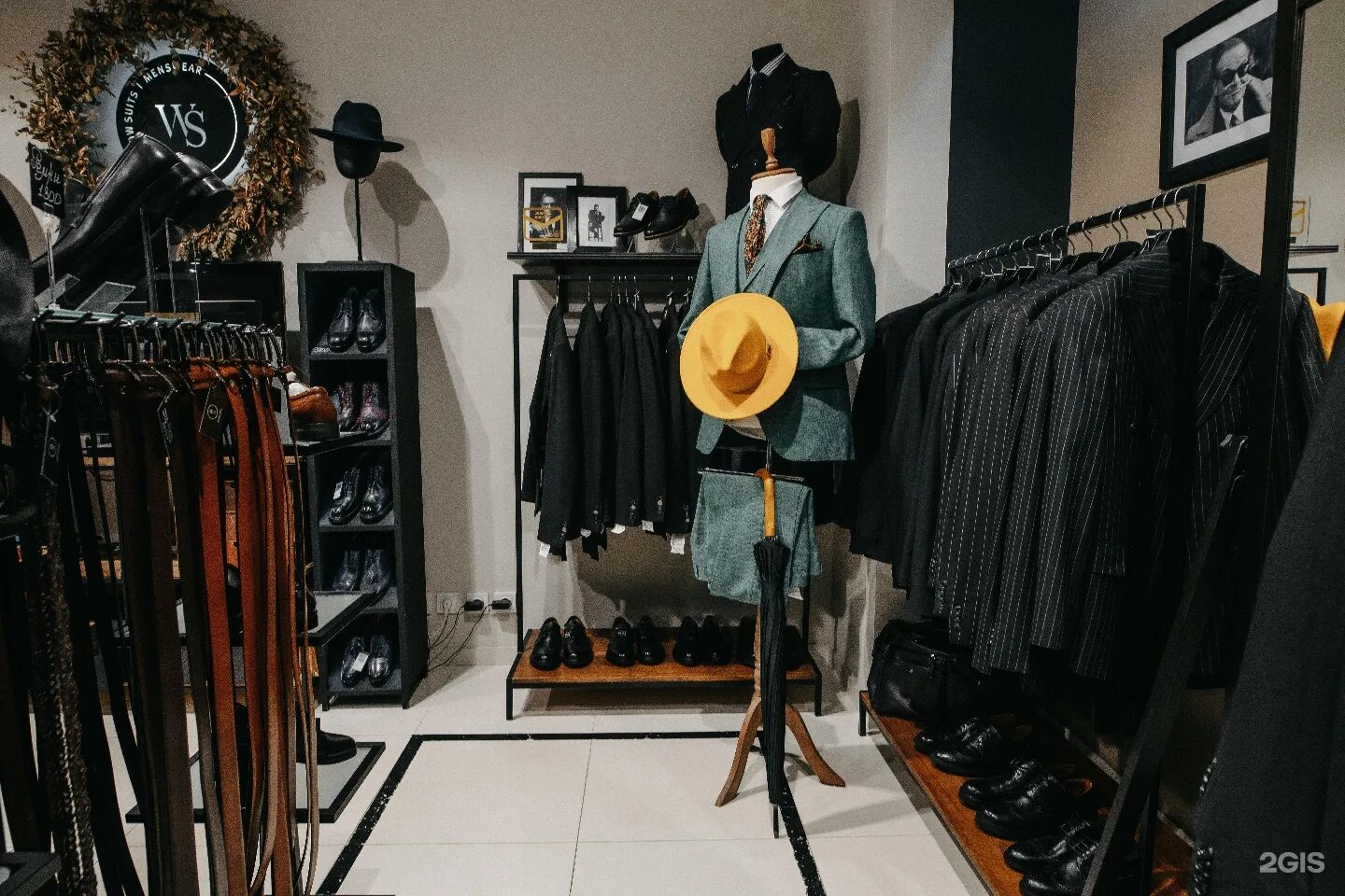 магазин мужской одежды прокопьевск. кайсаров магазин. мужская одежда чебоксары. рынок мужской одежды. лексмер логотип.