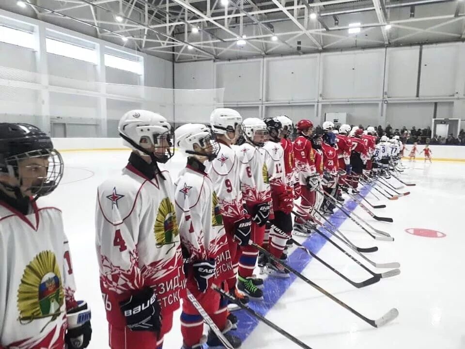 Arena ставрополь. Ставрополь Арена Ледовый дворец. Ставрополь Арена каток. Ледовая Арена Ставрополь на Тухачевского. Ледовая Арена Невинномысск.