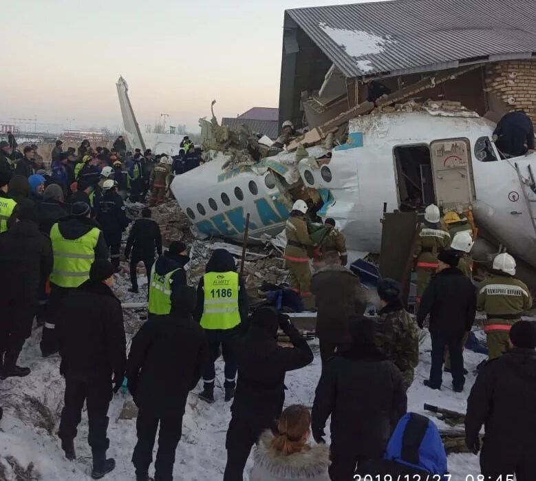 Время авиакатастрофы. Fokker 100 Алматы катастрофа. Бек Эйр катастрофа 27 декабря. Авиакатастрофа в Алма Ате 2019. Fokker 100 bek Air катастрофа.