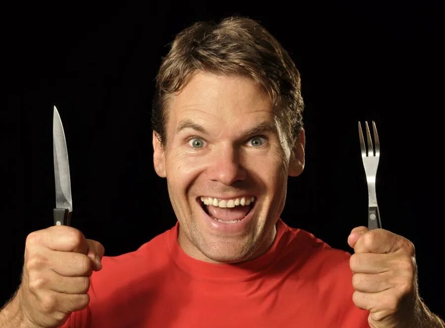 Лицо голодного человека. Голодный человек злой человек. Человек хочет есть. Голодный мужчина. Лицо голодного человека.