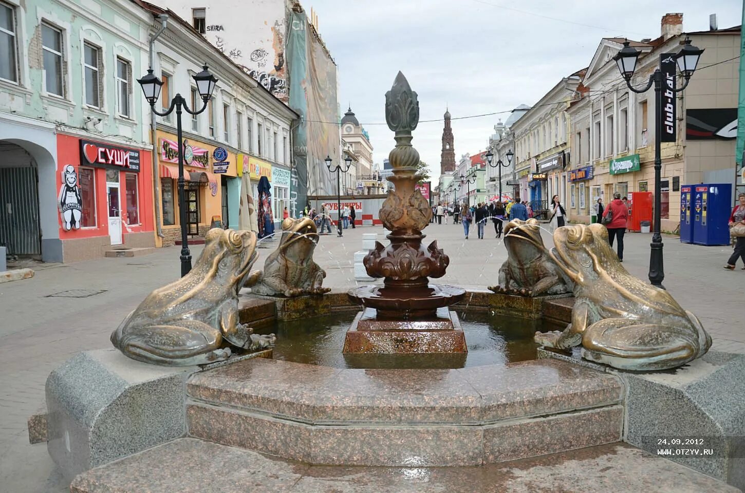 Казань памятник бауману. Улица баумана казань достопримечательности. казанский арбат улица баумана. казань ул баумана достопримечательности. прогулка по улице баумана в казани.