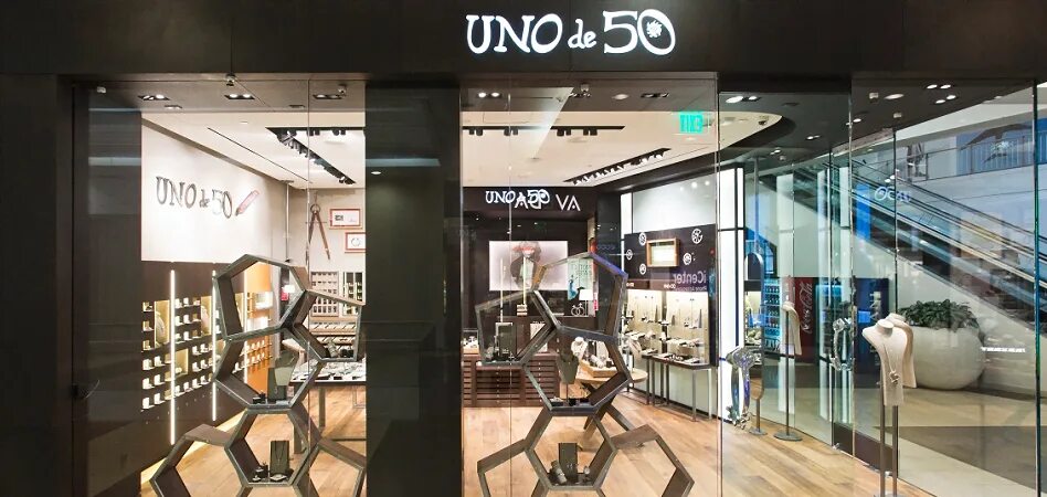 Uno магазин одежды. Магазин уно. Uno одежда. Пандора гринвич екатеринбург. Uno магазин.