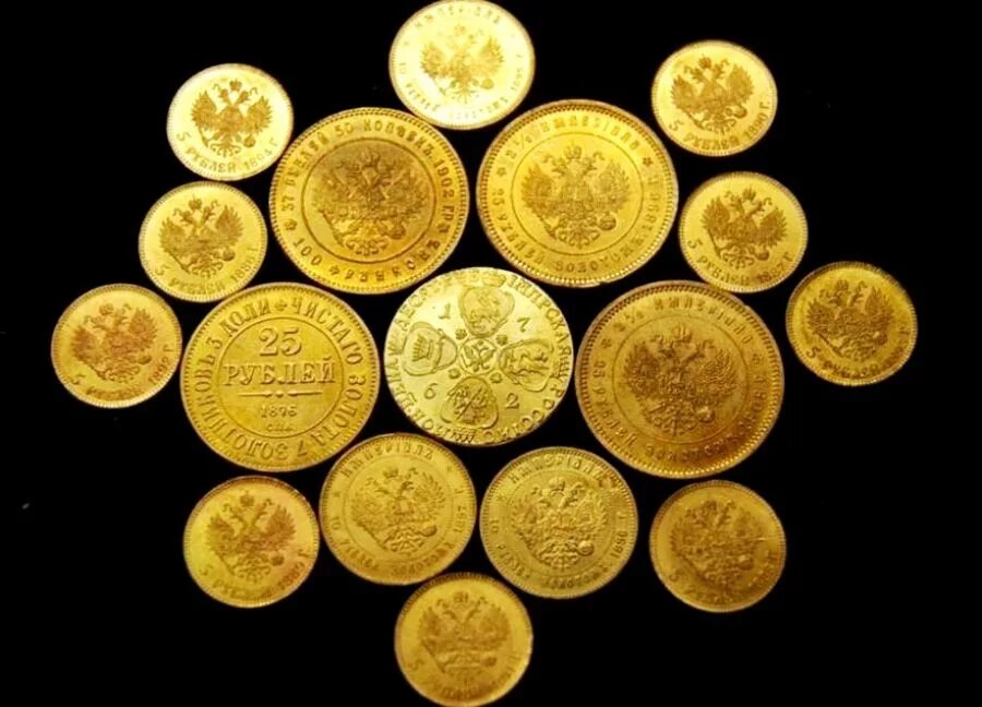 монета золотая. золотые монеты царской россии клад. золотые червонцы российской империи. золотые монеты урарту. настоящие золотые монеты.