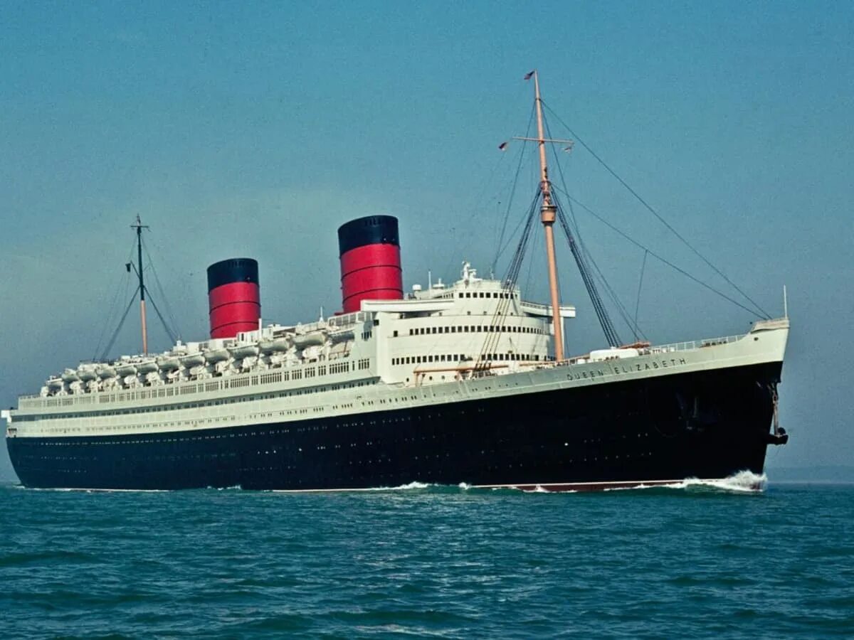 Queen Elizabeth корабль лайнер. RMS Queen Elizabeth корабль. Корабль куин Элизабет 2.