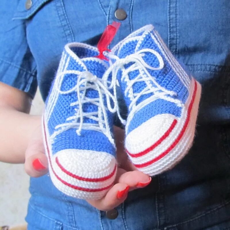 кеды на двух спицах. вязаные носки кеды. кеды на двух спицах. вязаные носки кеды спицами. пинетки кеды.