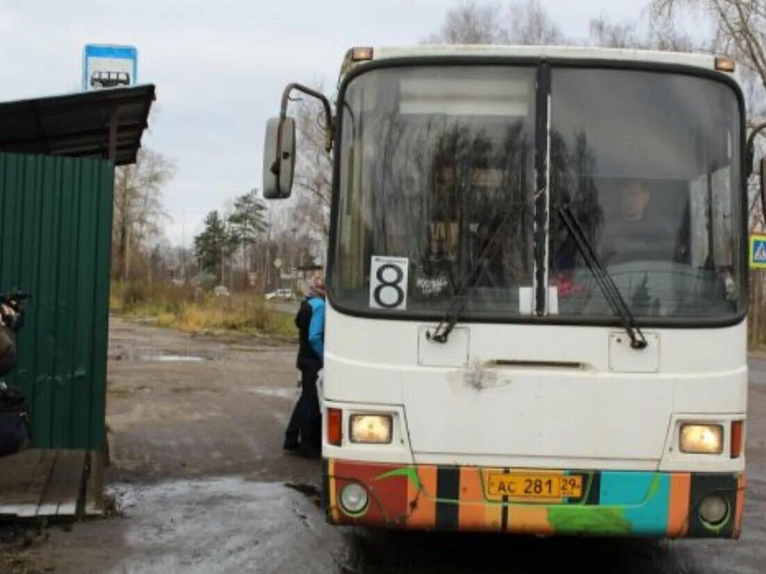 Котлас автобусные экскурсии. Котласский автобус. Автобус по городу. Автобус Котлас. Маршрутный автобус.