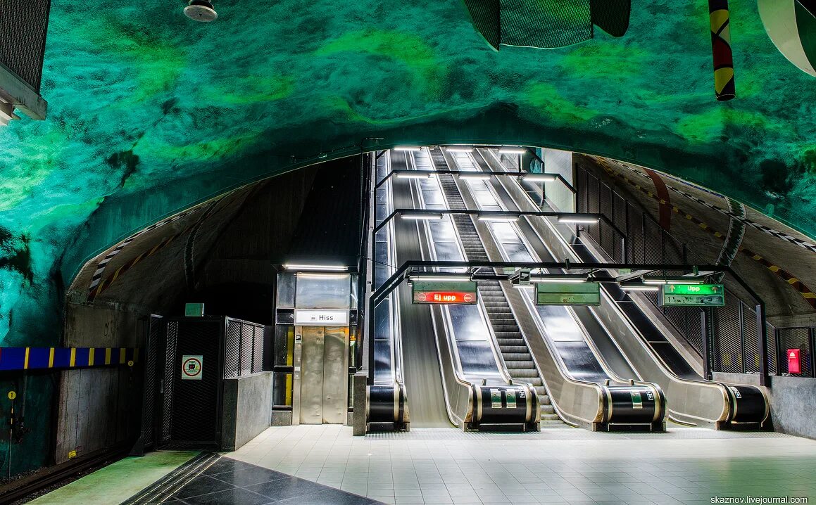 Стокгольмское метро, Швеция. Метро станция Стокгольм Неккрусен. Станция метро Родхусет, Стокгольм. Станция метрополитена в Стокгольме.