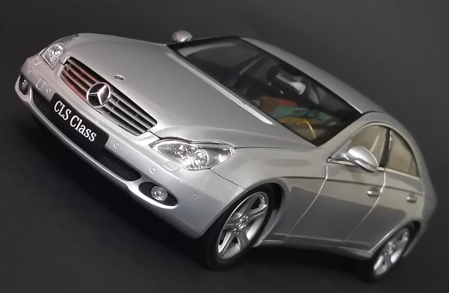 Mercedes CLS 1:18. CLS 1/18 Kyosho. Mercedes CLS 1. 1 43 CLS c219 Silver.