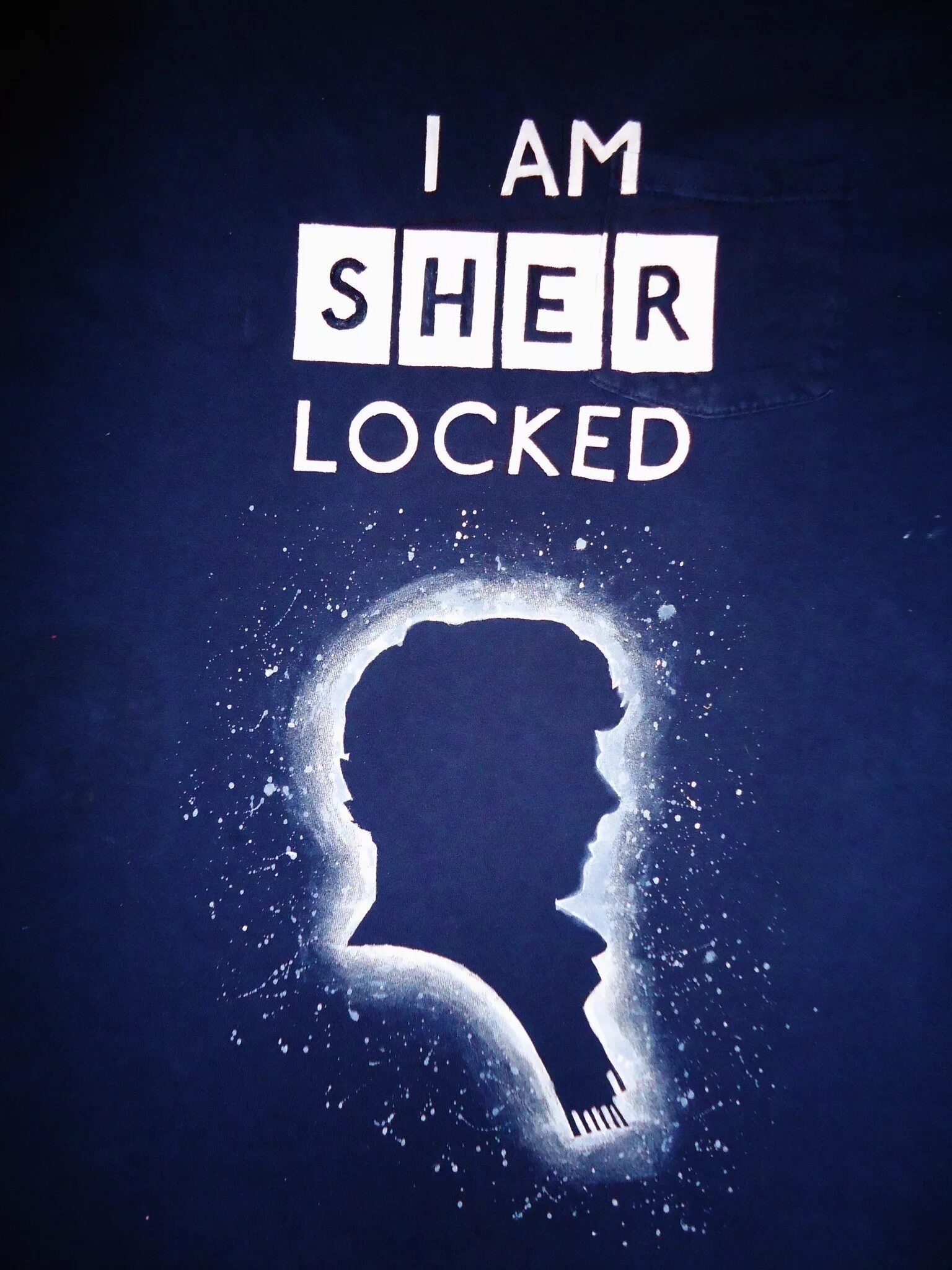 I am locked sherlock. Шерлок обои на айфон. Шерлок i am locked. Шерлок i am locked. A im sher locked.