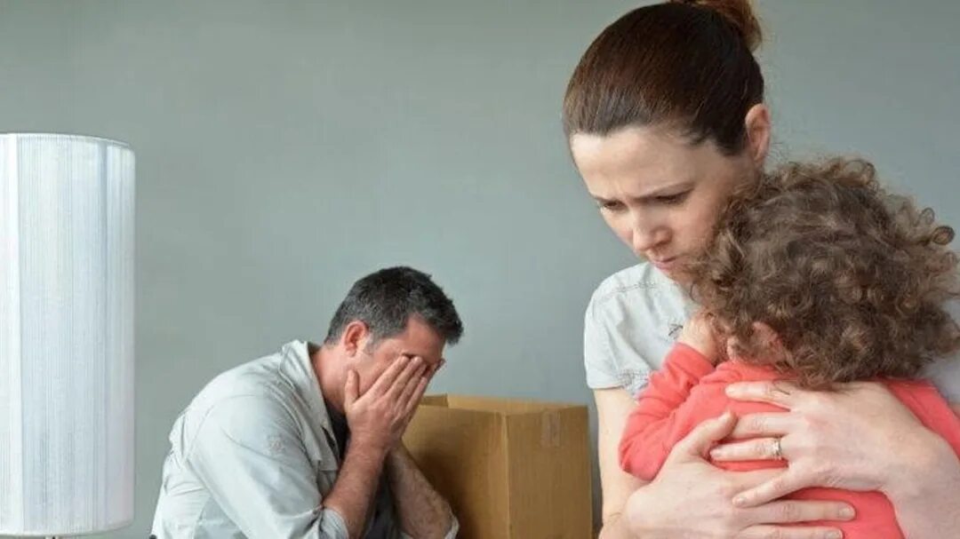 Статусы про отцов которые бросили своих детей. Цитаты про отцов бросивших своих детей. Дети брошенные родителями. Дети которые отказались от отца. Microcephalic osteodysplastic primordial dwarfism.