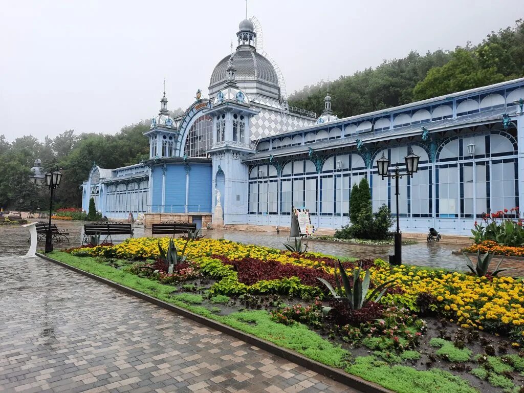 Лермонтовский железноводск. Пушкинская галерея Железноводск. Лермонтовская галерея Железноводск. Железноводск Пушкинская галерея 2023. Лермонтовская галерея Пятигорск.