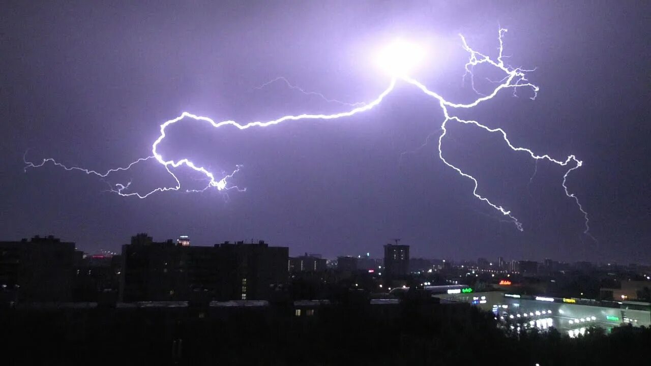 Гроза в Москве 10 июля. Гроза в Москве 10.07.2022. Гроза в Москве 2023. Гроза в Строгино. Английский гроза 10