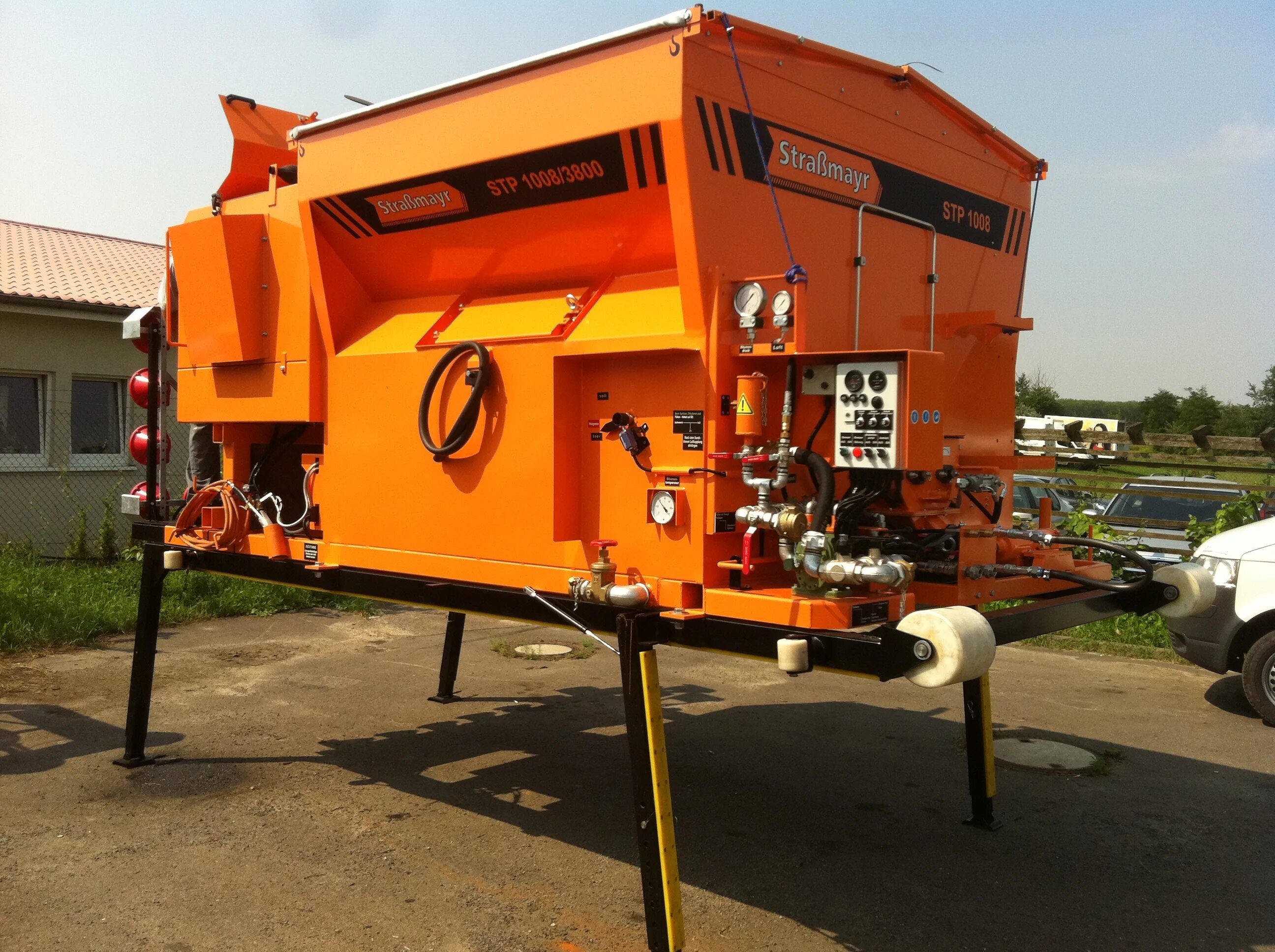 Ремонтер. Strassmayr stp 1008-6000 fob. дорожный ремонтер (патчер) strassmayr stp 1008-4000. патчер для ямочного. патчер для ямочного ремонта.