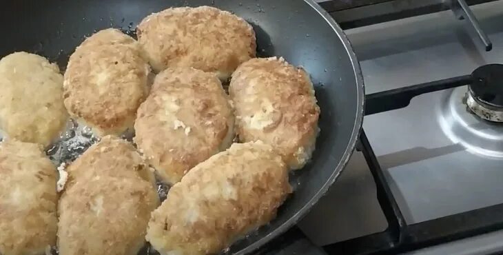 Котлеты из минтая рецепт с салом. Котлеты из минтая вкусные с салом.