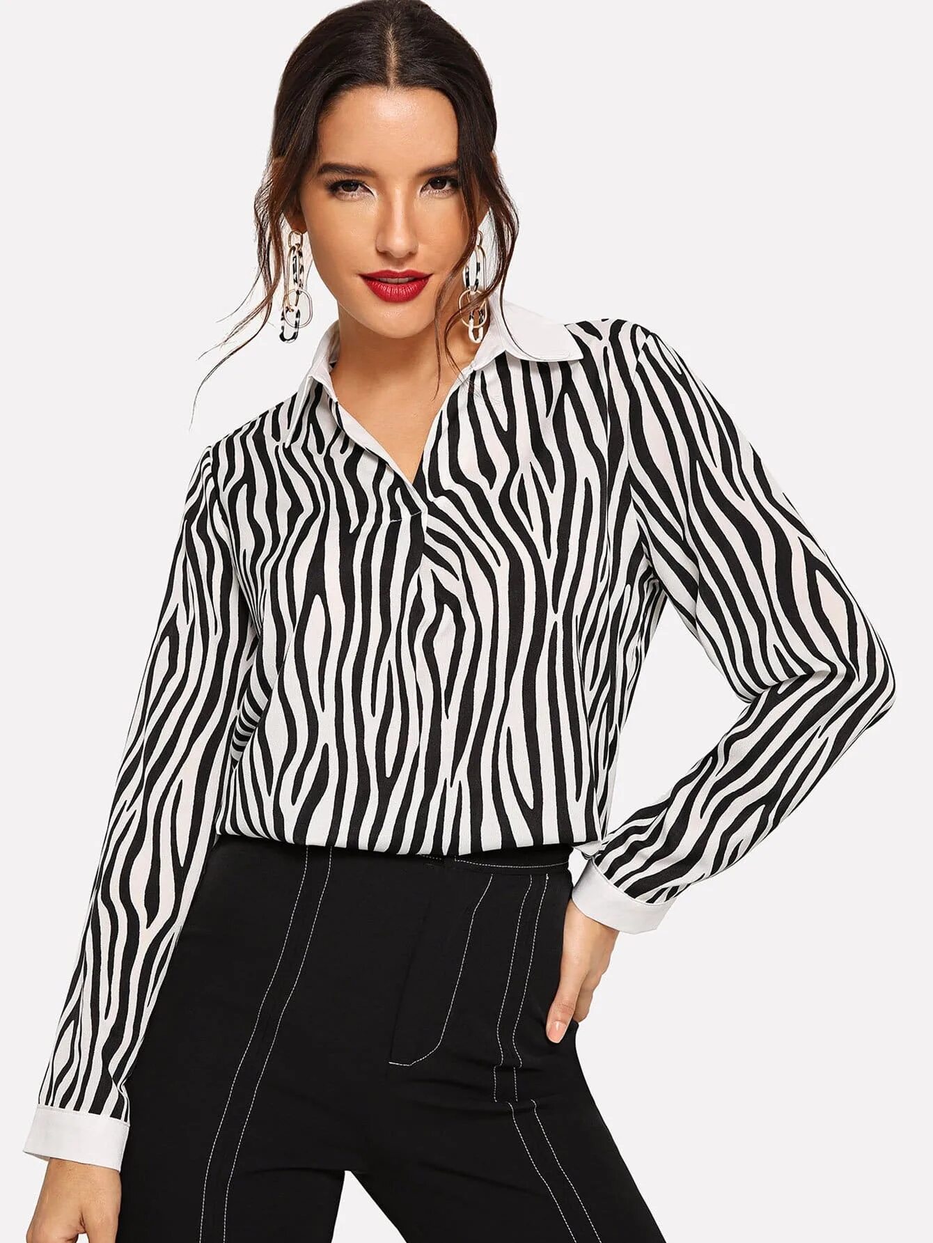 Туника зебра. Блузка зебра 2023. Кофта зебра полосатая. Блузка с зебровым принтом. Блузка с зебровым принтом.