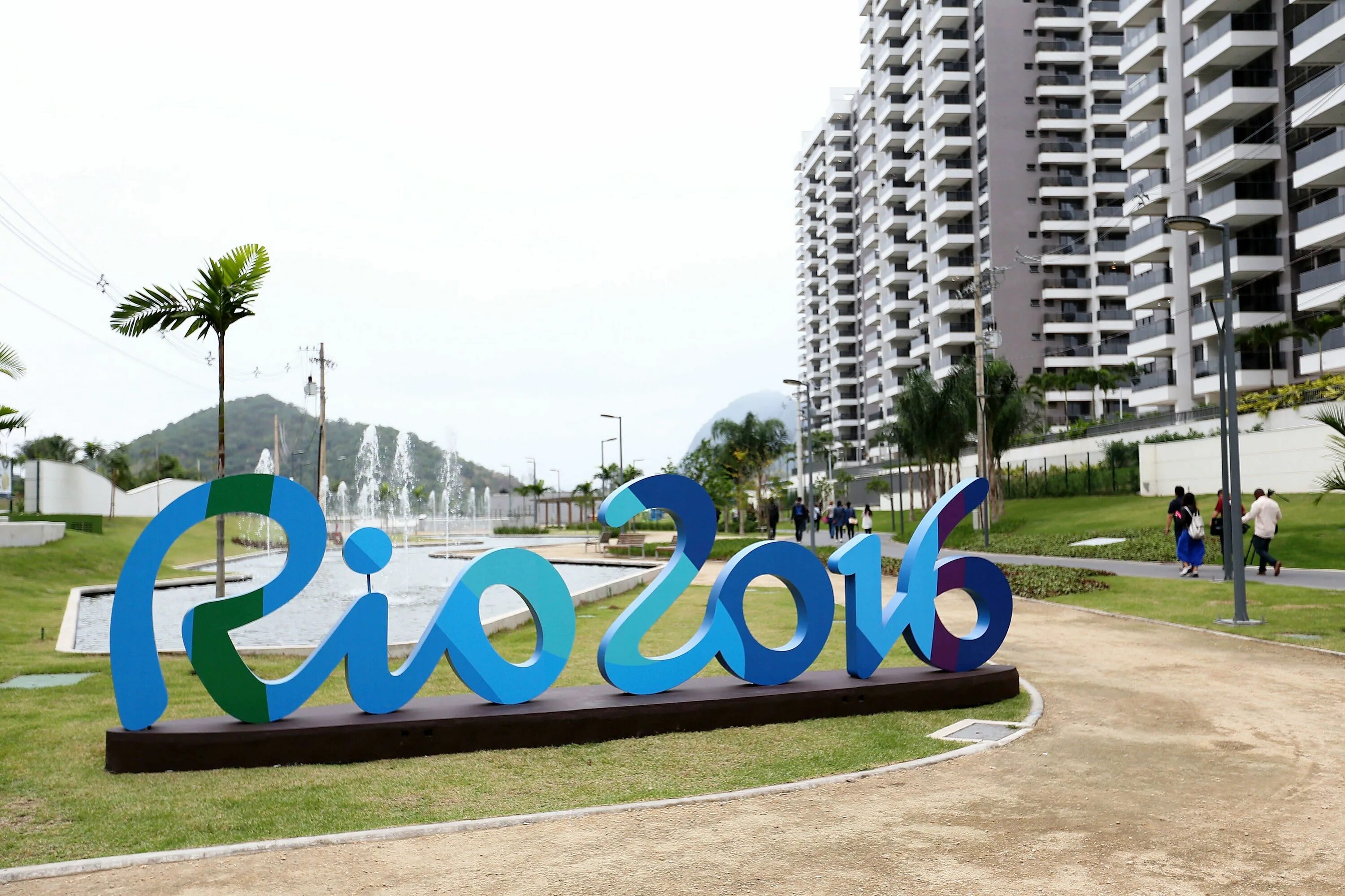 Села рио. Олимпийская деревня Рио 2016. Олимпийский парк в Рио де Жанейро. Вывеска Олимпийская деревня. Русский дом в Рио 2016.