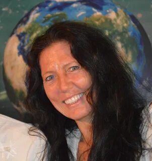 Ancient Lessons from Dolphins When we automatically enter into telepathic a...