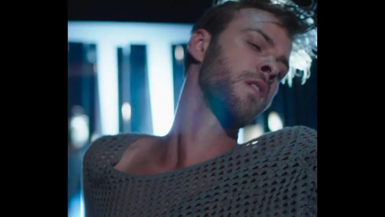 барских подруга ночь. макс барских фото. подруга-ночь макс барских блестки. макс барских 2022 год. макс барских подруга ночь.