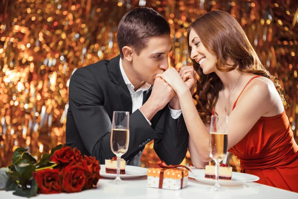 Романтика отзывы. Романтический ужин. Романтический ужин в ресторане. Романтическое свидание. Влюбленные пары в ресторане.