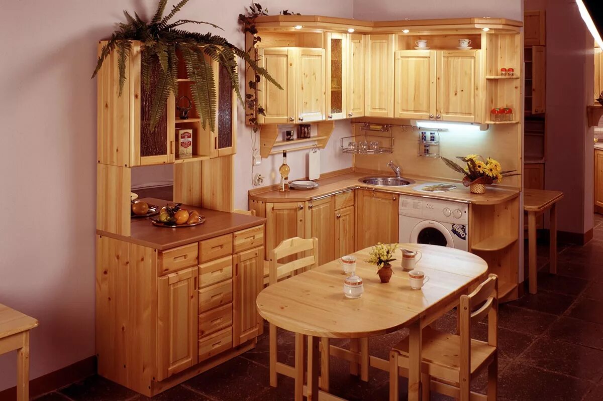 Сделать кухню дома своими руками. Кухня СКАЙДА 1 из массива сосны. Кухня карельская сосна. Кухни небольшие из дерева. Деревянные сосновые кухни.