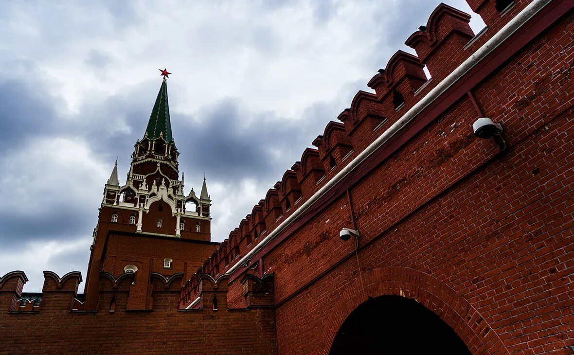 Кремль стреляли. Калуга Кремль. 1 Корпус Кремля. Пресс служба Кремля. Интервью в Кремле.