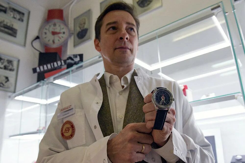 1,95н часы. Граф полье. Жак фон полье. Дэвид хендерсон-стюарт. Хозяин часов.