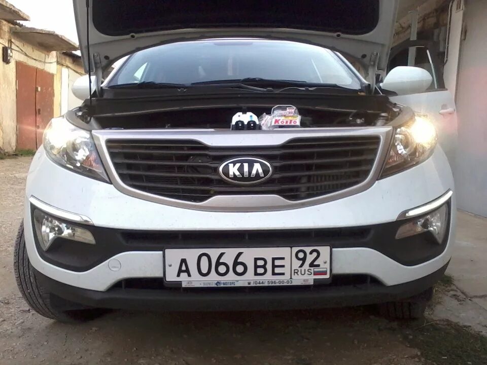 Kia Sportage 2013 диодные лампы. Лампы Kia Sportage 3. Лампы Киа Спортейдж 2013 года. Фары ближнего света Киа Спортейдж 3. Фара sportage 3