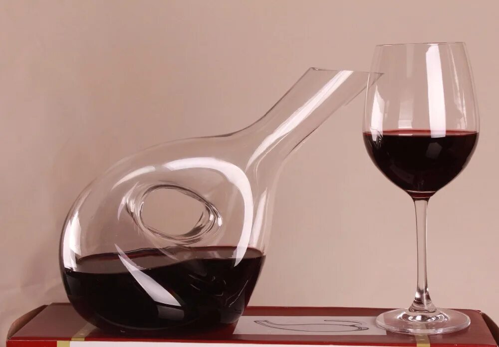 Декантер вино. Графин для вина. Винный графин. Декантер riedel swan 2007/02. Riedel декантер 4100/13.