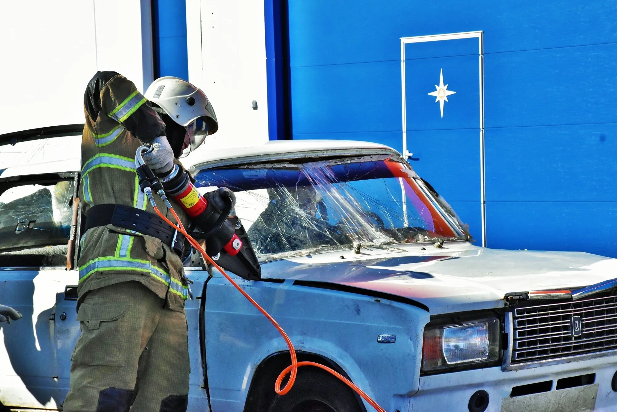 Проведение аварийно-спасательных работ. Аварийно-спасательные работы. Ликвидация последствий дтп. Соревнования аварийно спасательные работы. Ликвидация последствий дтп мчс.