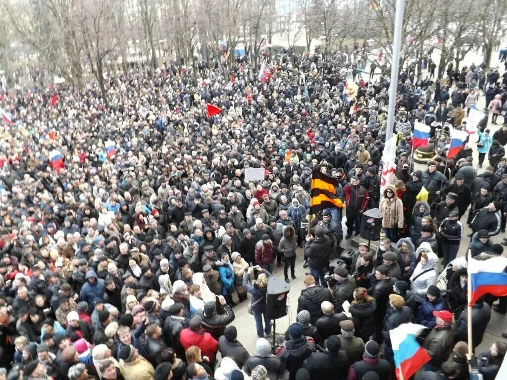 Революция март 2024. Протесты в Луганске 2014. Протесты в Луганске. Митинги Луганск.