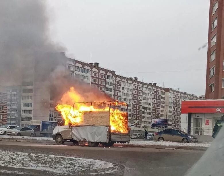 Удмуртия новости удмуртии и ижевска происшествия. Пожар в Ижевске. Что горит в Ижевске. Пожар в Ижевске сейчас.